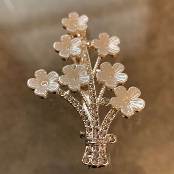 Gorgeous Flower Hair Clips - Picture 10 of 16